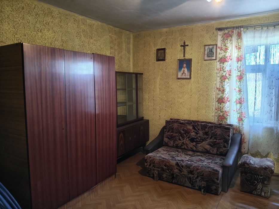 Dom z budynkami gospodarczymi na sprzedaż
