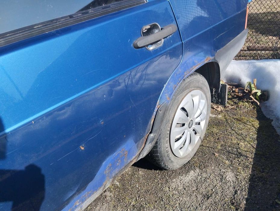Автомобіль ваз 21099