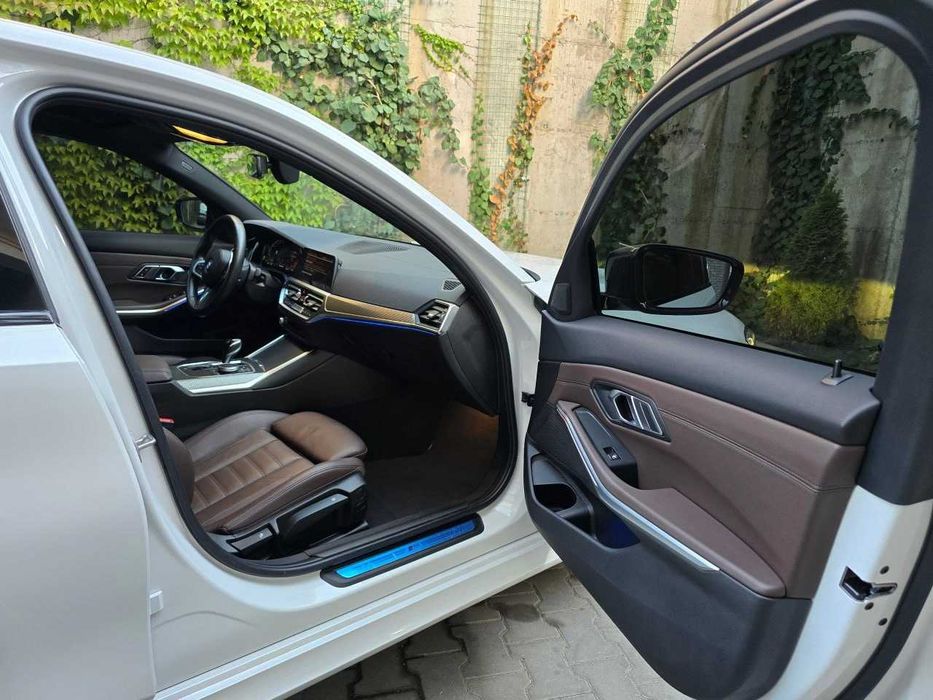 Продам BMW 3 Series 2022. Можна в розстрочку, під викуп.