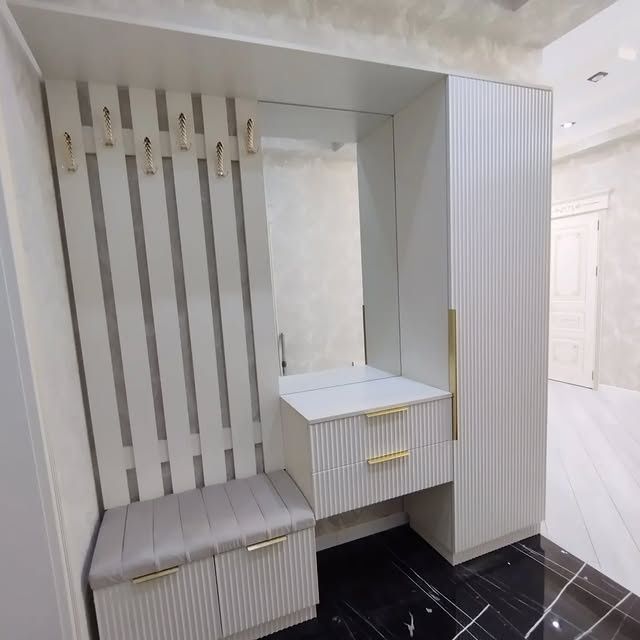 Кухні, шафи, гардеробні кімнати.