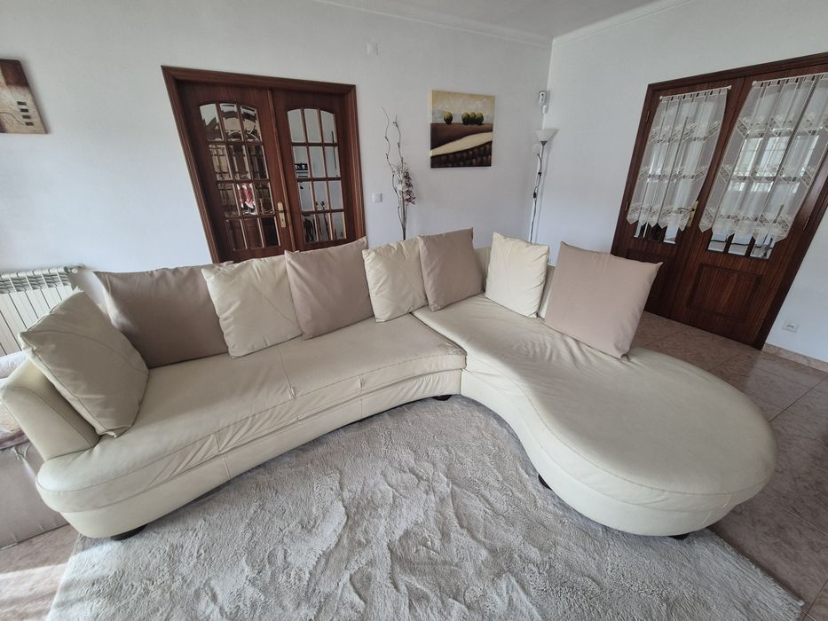 Sofá de cor  beje usado