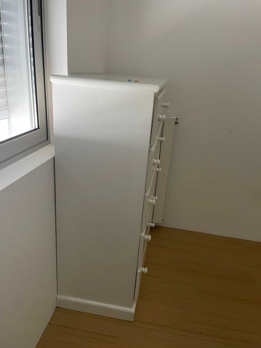 Cómoda branca para quarto bébé/criança
