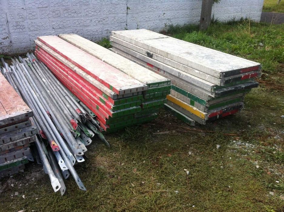 Rusztowanie elewacyjne 82 m2 używane 10x8,2 m Podest drewniany