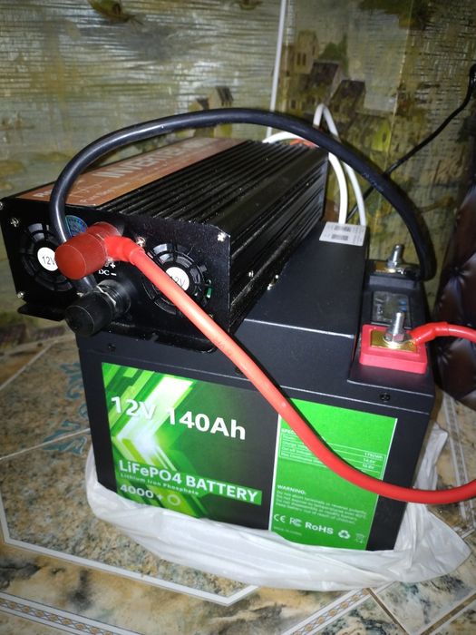 Зарядна станція. Акумулятор,  джерело бесперебійного живлкння, інверто