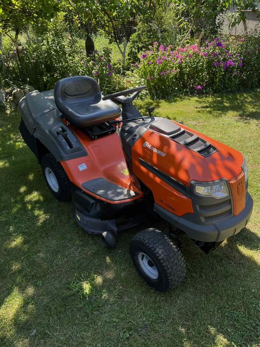 газонокосарка,газонокосилка,садовий трактор Husqvarna.2019.