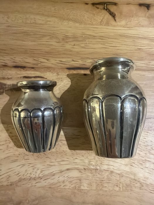 Conjunto de jarrinhas em prata