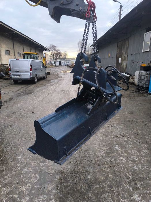 Łyżka skarpowa do koparki Mecalac uchwyt connect