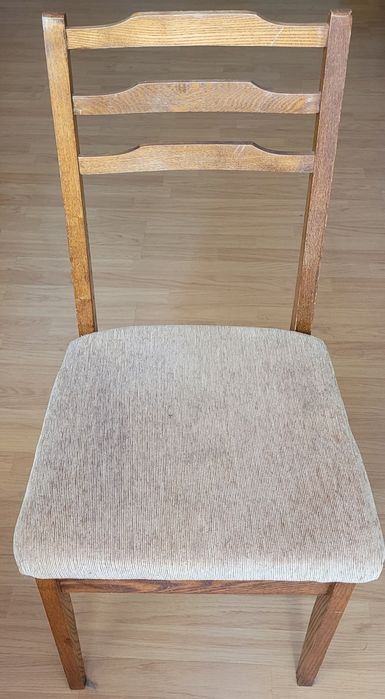 Стул деревянный фабричный