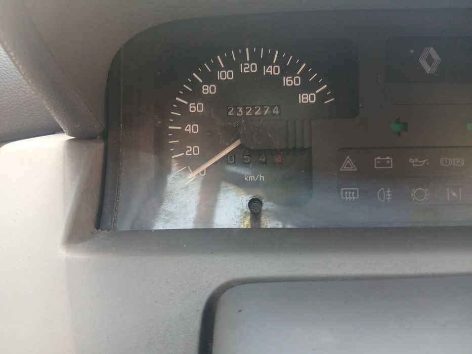 Renault clio 1.1i