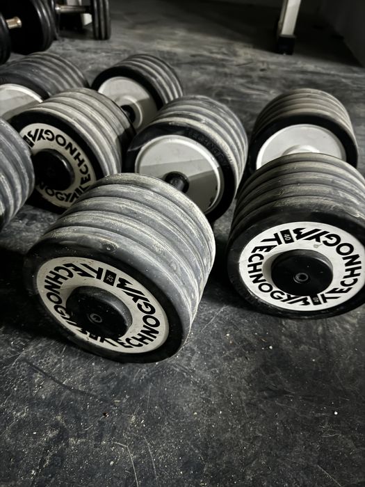 Set Halteres Technogym 36kg-54kg, total 900kg