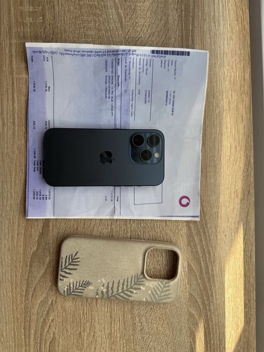 Iphone 15 pro em muito bom estado com garantia, 81% bateria.