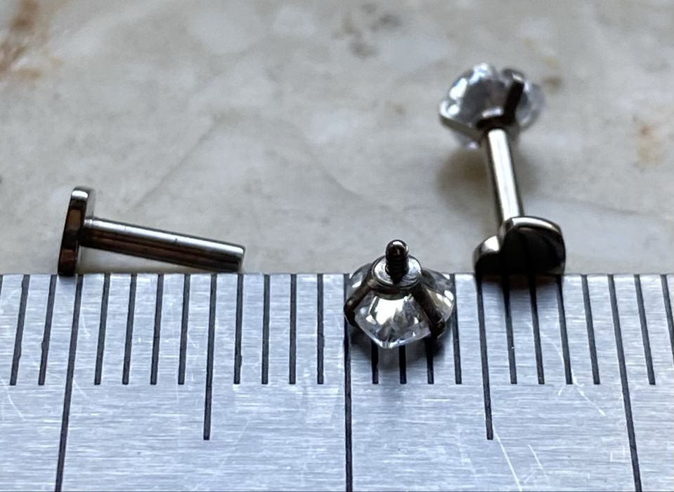 Unisex labret serce 6 mm 16 G kolczyk piercing Tytan