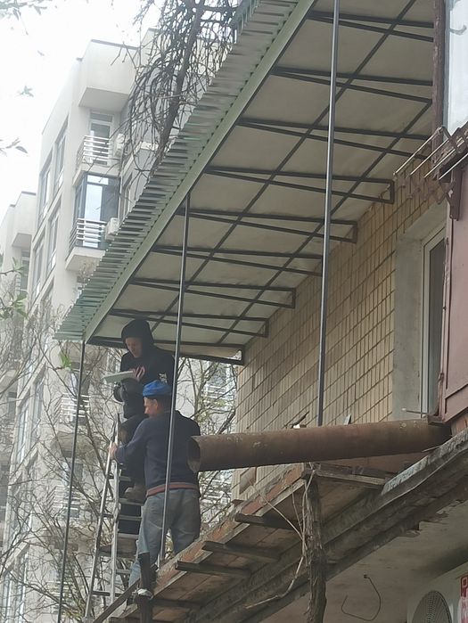 Балкони та лоджії під ключ.
