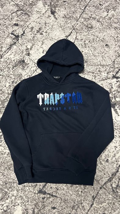 Продам худі trapstar