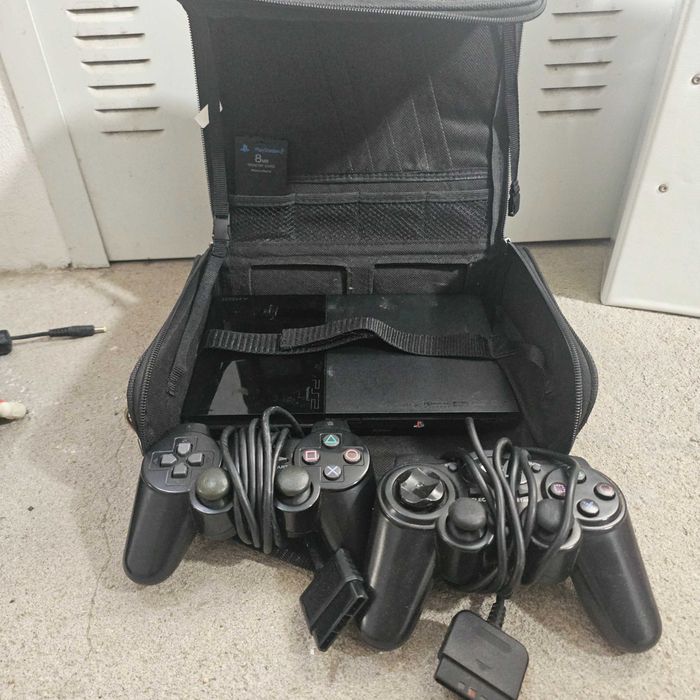 PS2 Slim + 2 Comandos + Buzz + Jogos Originais – Completa