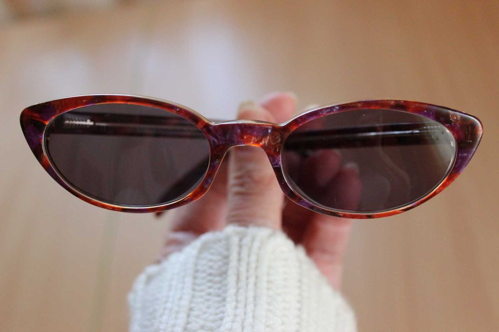 Очки солнцезащитные женские.