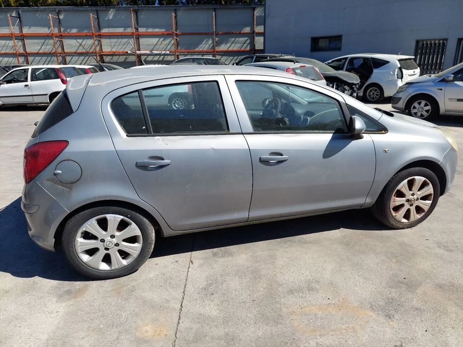 Para peças OPEL Corsa D