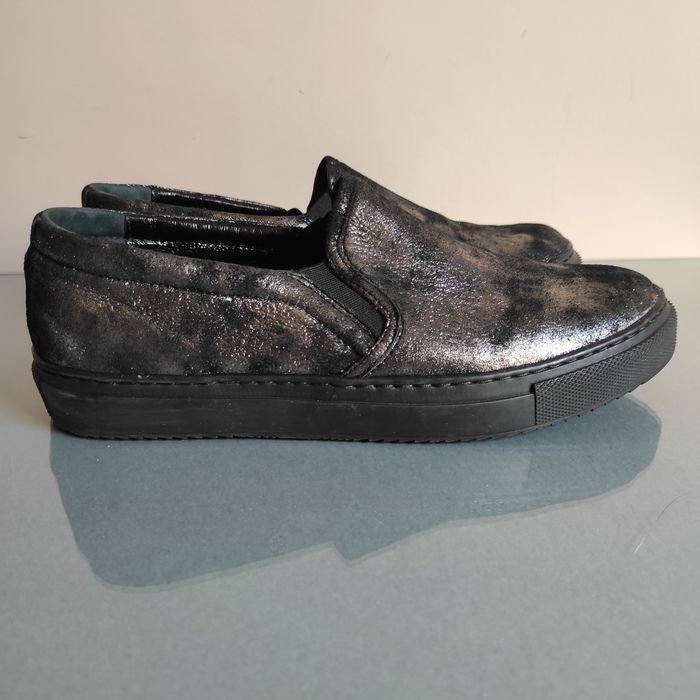 Buty Carinii – skóra naturalna – rozmiar 40 – slip-on