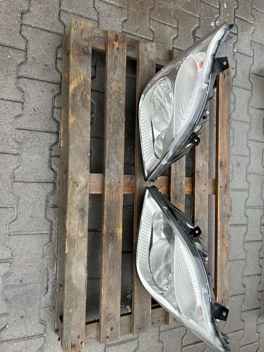 Reflektory do Mercedesa Sprintera z 2010 r kpl lewy i prawy
