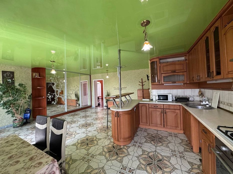 Большая двухкомнатная квартира возле 7 школы г.Черноморск