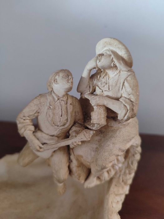 Escultura " Serenata" do ceramista F. Elias dos Santos