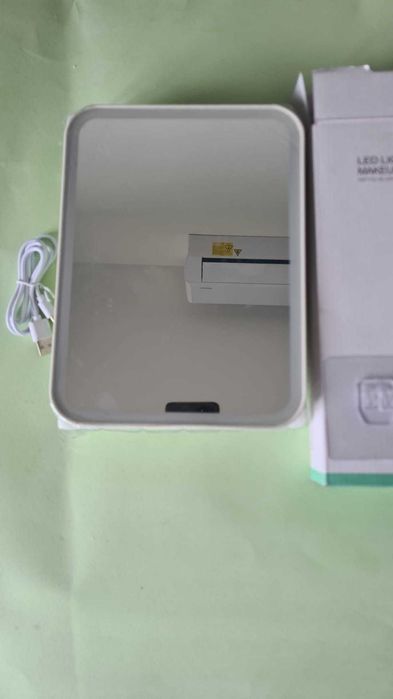 Lusterko kosmetyczne do makijażu LED 24x18cm podpórka SPP140