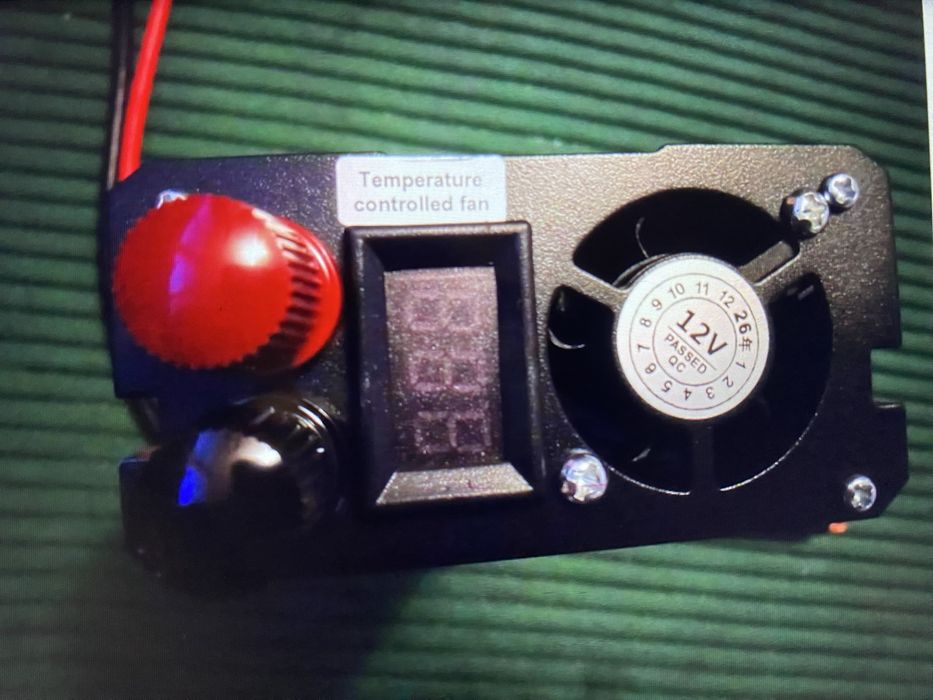 Інвертор з 12v на 220v
