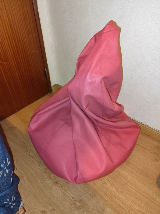 Puff / bean bag infantil em tom rosa