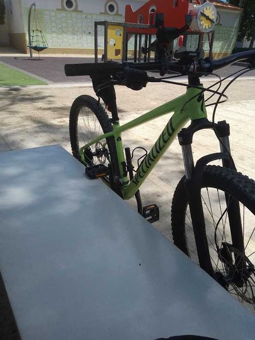 Vendo uma bicicleta nova  Specialized Rockhopper  Sport 29 Número de série  WSBC011135844T  Comprado  24/04/2024