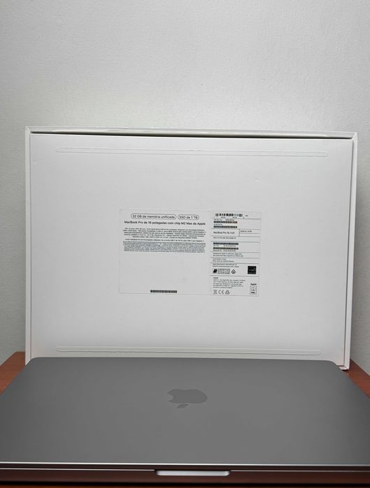 Macbook M2 Max 16" 12 CPU 38 GPU /32gb RAM / 1TB