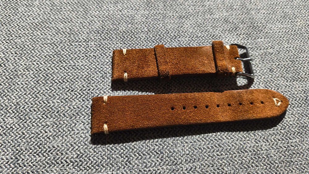 Pasek zamszowy, 21 mm, brązowy.