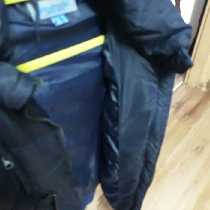 Damska kurtka  z kapturem.