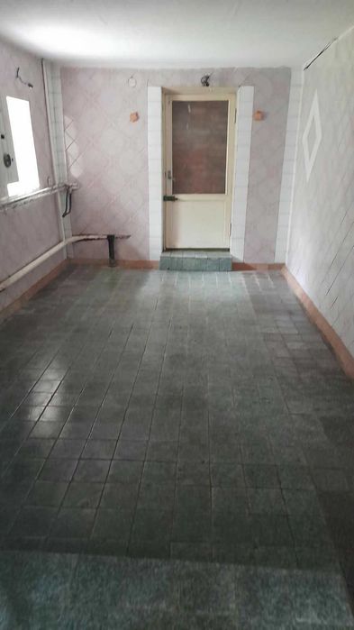 продається 1/2 будинку