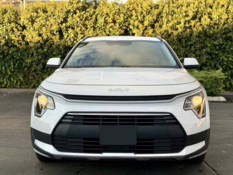 Kia Niro EX Touring      2023