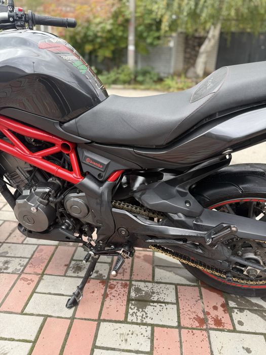 Мотоцикл geon benelli tnt300