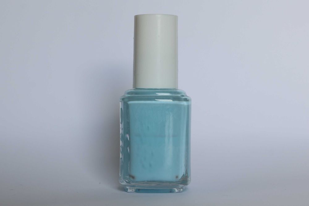 Lakier do paznokci Essie, blue-la-la