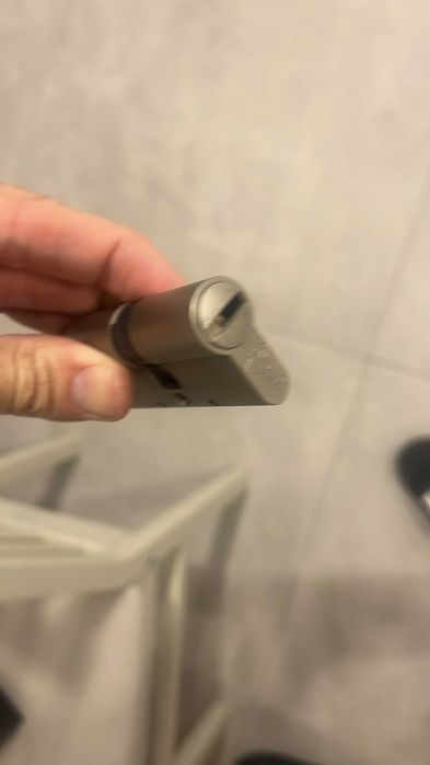 Cilindro canhão fechadura alta segurança Mul T Lock 800 como nova