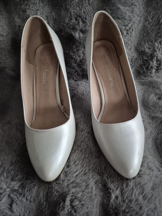 Szpilki perłowe raz założone