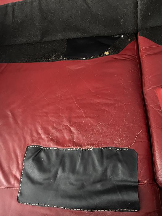 Sofá de couto vermelho em L