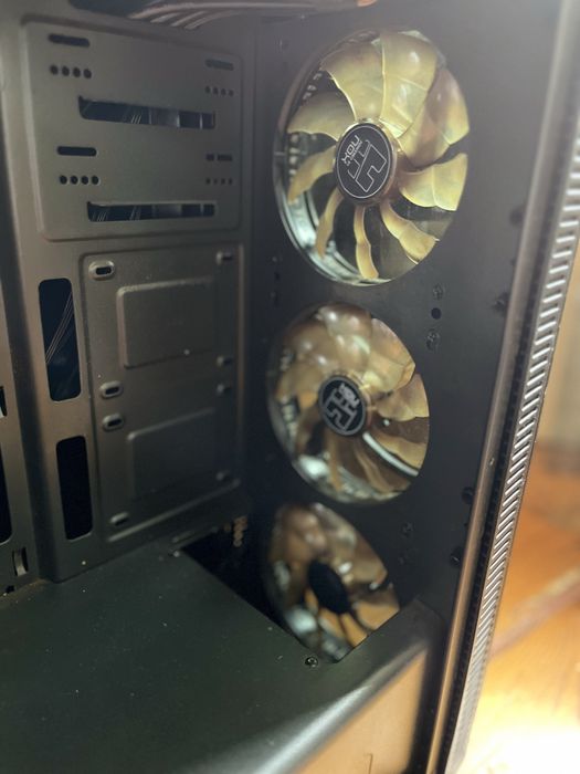 Caixa ASUS ROG com 4 ventoínhas