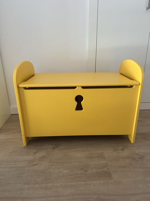 Bau para arrumos - Quarto Criança