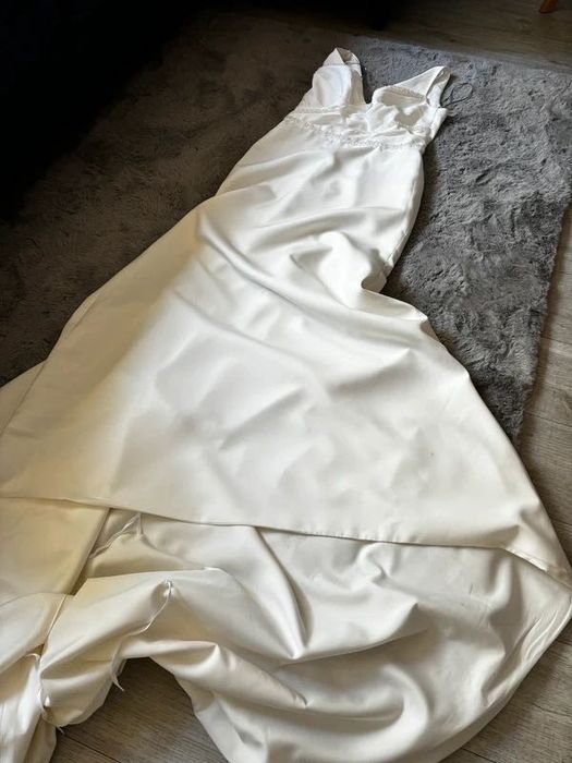 Suknia ślubna z trenem, rybka, kopertowy dekolt z drapowaniami