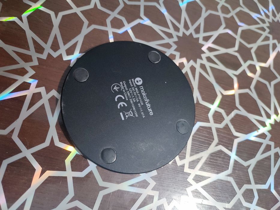 Безпровідний зарядний пристрій