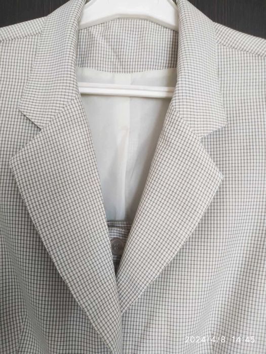 Komplet beżowy szorty + marynarka 40 L