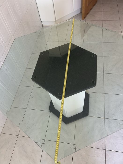 Mesa de vidro com base