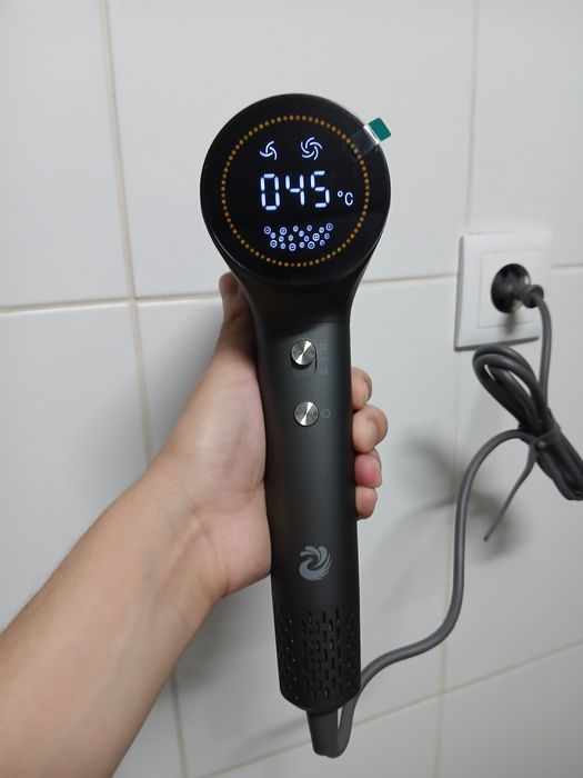 Secador cabelo de 1500w.