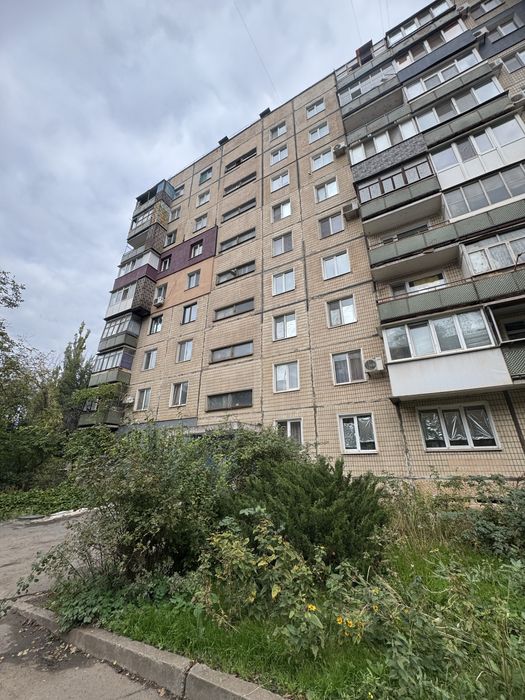 Продам Трехкомнатную квартиру на Юбилейной ул.Содружества.