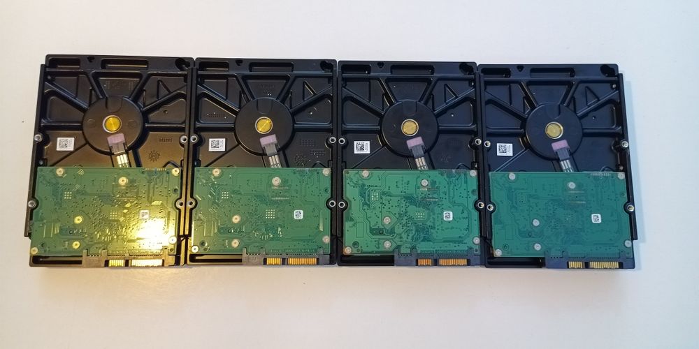 4 HDs 1 TB Seagate
