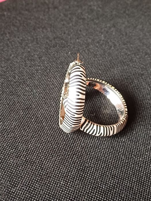 Kolczyki koła, zebra