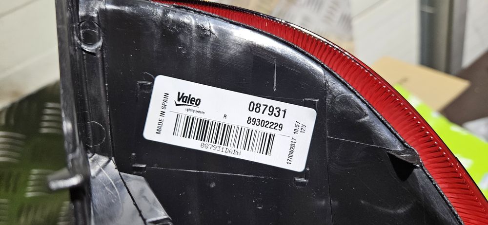 Lampa prawy tył tylna opel corsa C nowa oryginał valeo